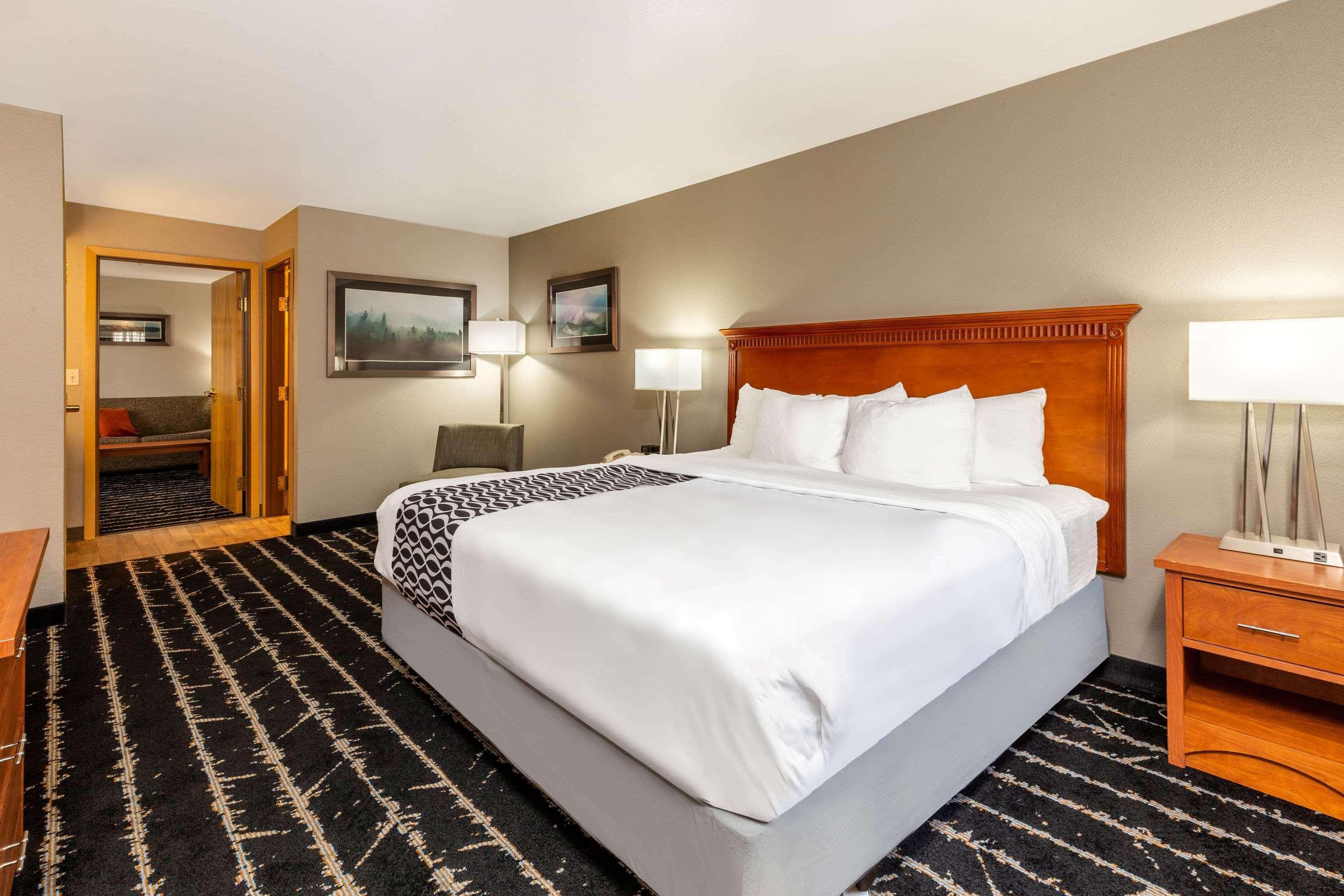 La Quinta By Wyndham Vancouver Bagian luar foto