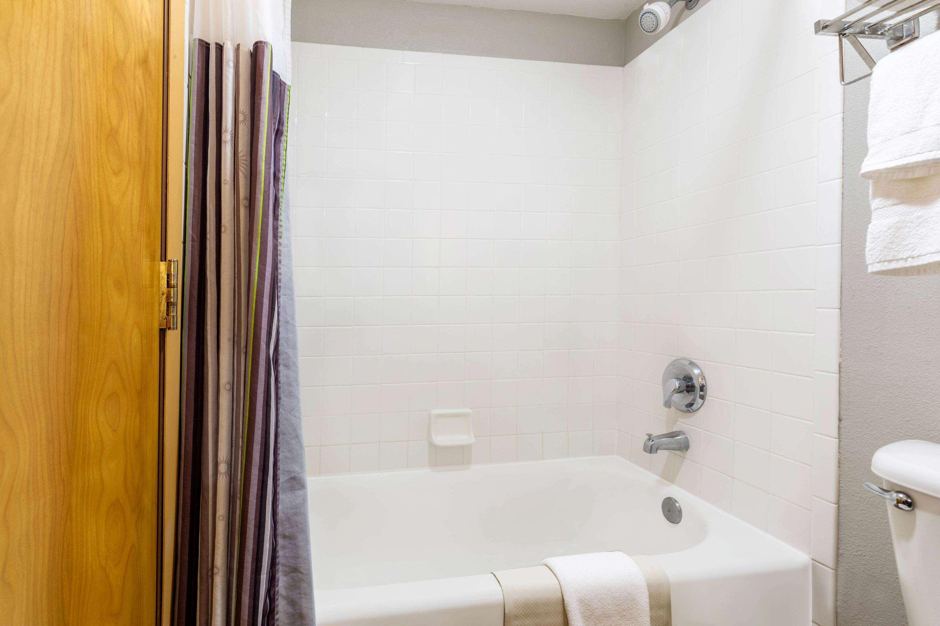La Quinta By Wyndham Vancouver Bagian luar foto