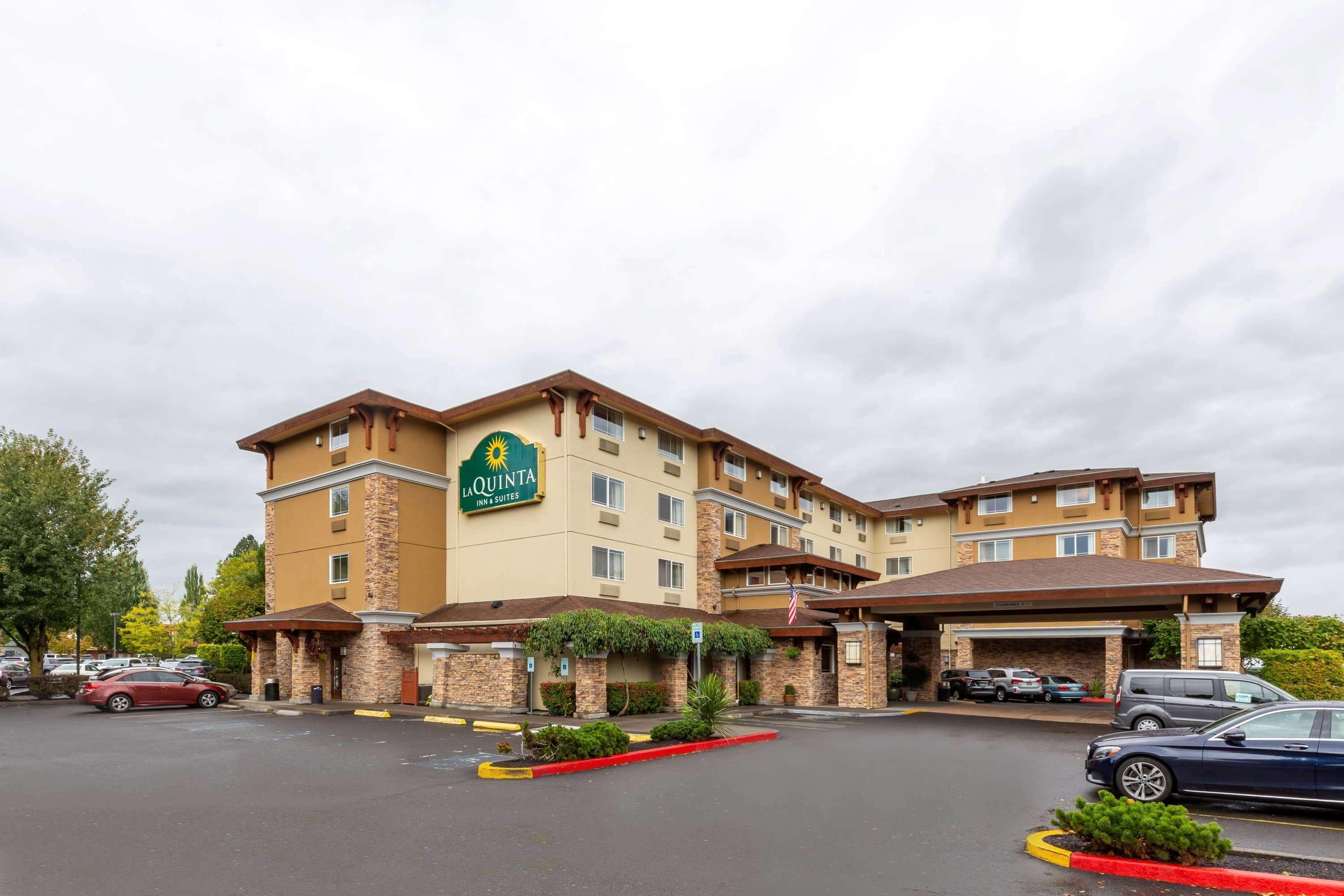 La Quinta By Wyndham Vancouver Bagian luar foto
