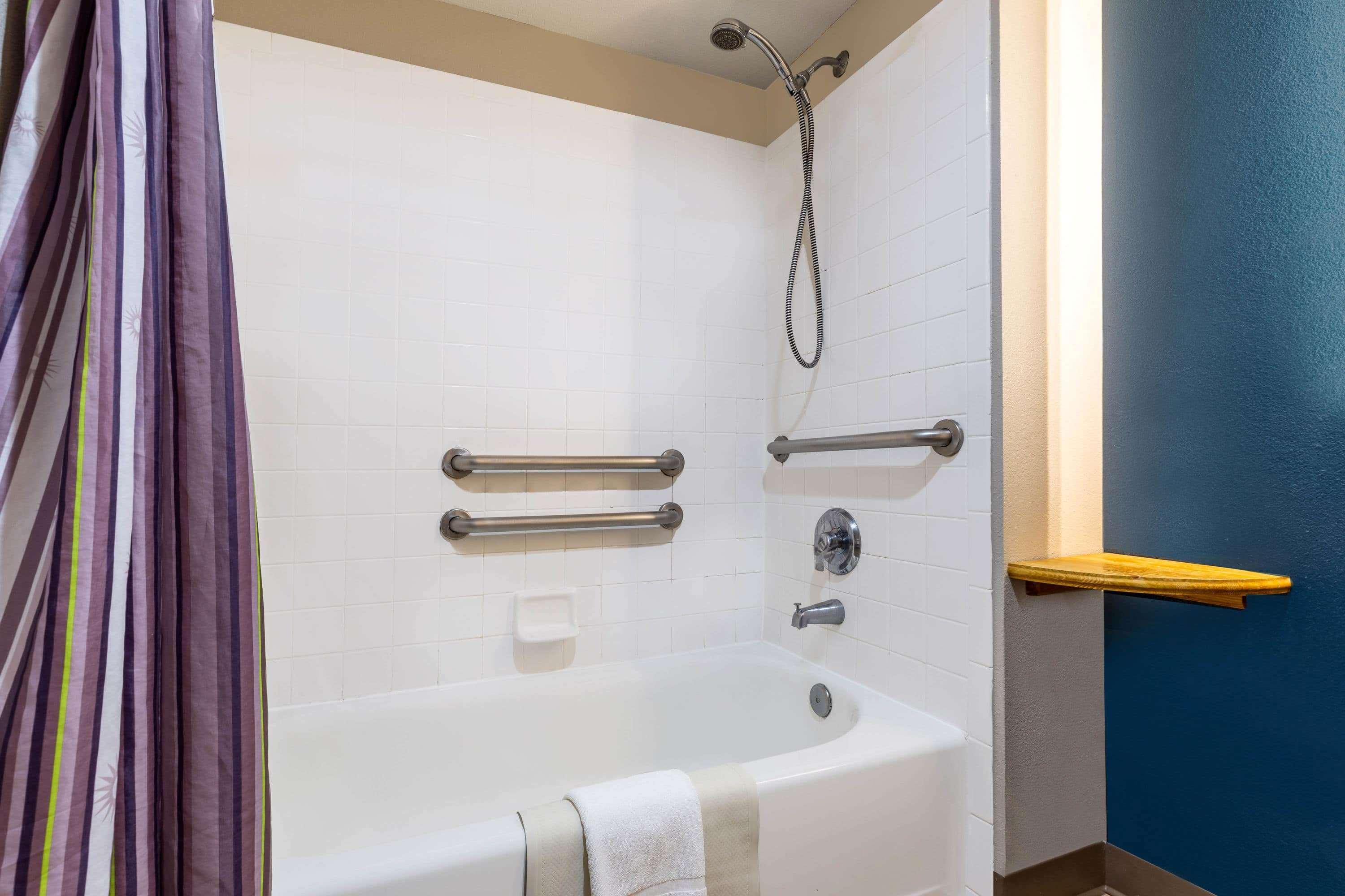 La Quinta By Wyndham Vancouver Bagian luar foto